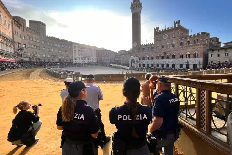 Palio del 16 agosto 2026, le misure per l’ordine e la sicurezza Palio di Siena, Polizia in Piazza del Campo