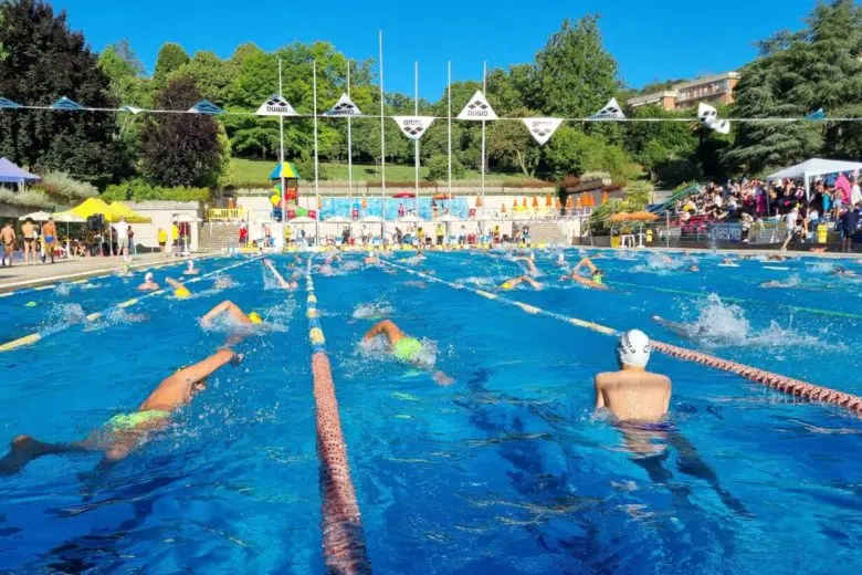 Nuoto, successo per il Trofeo Città di Chianciano Piscina olimpionica di Chianciano Terme, riscaldamento atleti nuoto