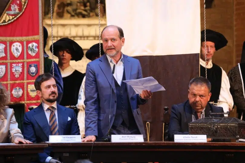 presentazione-drappellone-luglio-2024-10