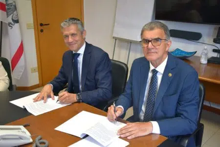 Protocollo collaborazione tra Aou Senese e Magistrato delle Contrade Firma protocollo Aou Senese e Magistrato delle Contrade