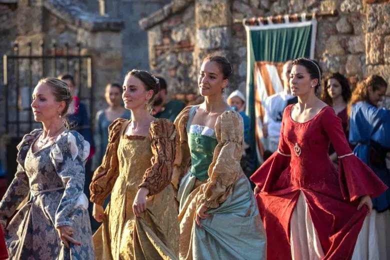 “Sboccia l’estate” con la rassegna dei Teatri di Siena in piazza Provenzano Teatri di Siena, L'incanto dei secoli