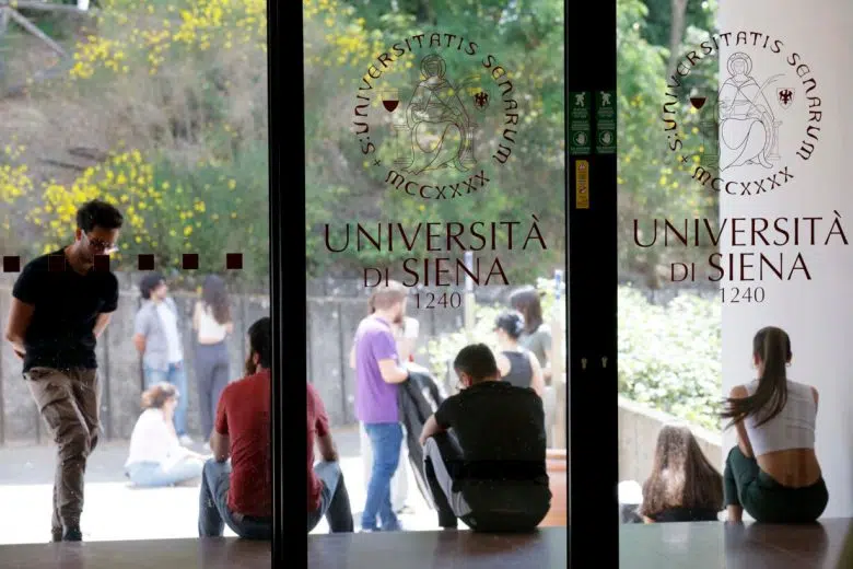 Università di Siena, simulazione test di accesso ai corsi di Medicina e chirurgia e Professioni sanitarie Università di Siena, ingresso, studenti