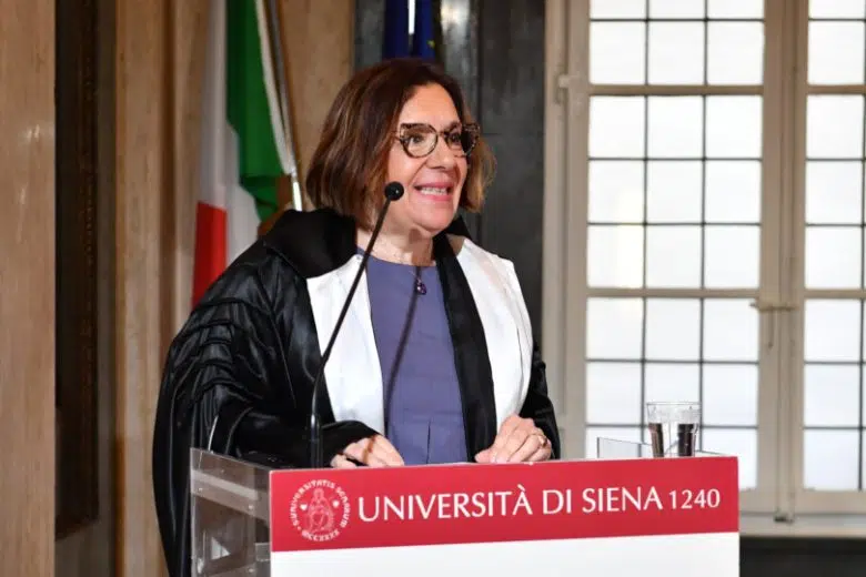 Amitav Ghosh riceve la Laurea ad honorem all'Università di Siena, Elena Spandri