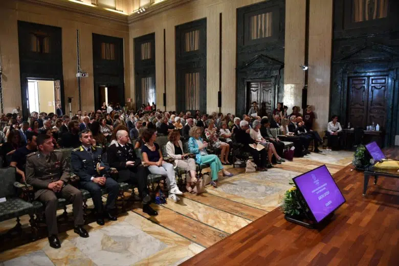 Amitav Ghosh riceve la Laurea ad honorem all'Università di Siena, aula magna