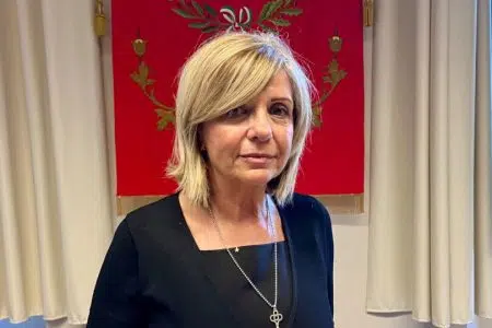 Raccolta rifiuti a Colle, “I cittadini siano i primi custodi del decoro della città” Monica Sottili