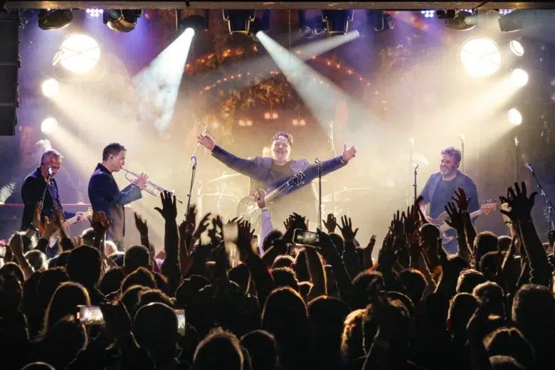 Concerto “Russell Crowe and The Gentlemen Barbers”, ordinanza del Comune di Siena Russell Crowe and The Gentlemen Barbers