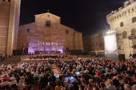 49° Cantiere Internazionale d’Arte, il concerto di chiusura Concerto di chiusura del Cantiere Internazionale d'Arte di Montepulciano in Piazza Grande