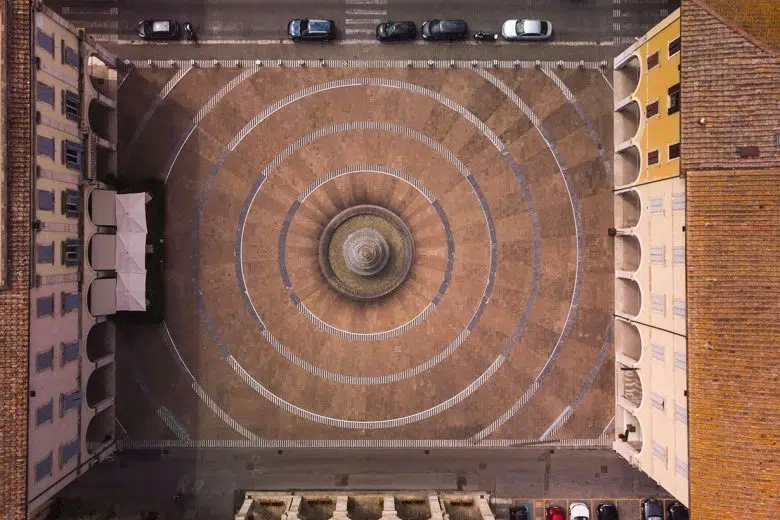 A Colle di Val d’Elsa la prima edizione della Festa delle associazioni e del volontariato Colle di Val d'Elsa, piazza Arnolfo, vista drone