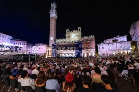 Area Civica, musica a Siena: “Diamo vita ad un festival internazionale coinvolgendo tutte le eccellenze della città” Concerto per l'Italia in Piazza del Campo a Siena