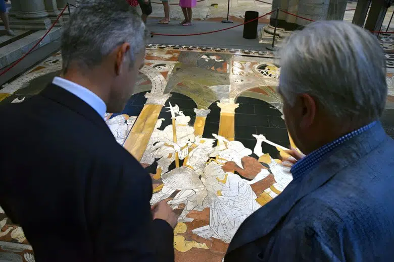 Curare con la cultura, pavimento del Duomo di Siena