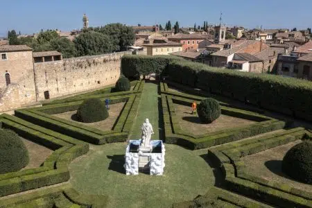 Forme nel Verde 2024, inaugurata a San Quirico d’Orcia la 53ª edizione Forme nel Verde 2024 negli Horti Leonini di San Quirico d'Orcia