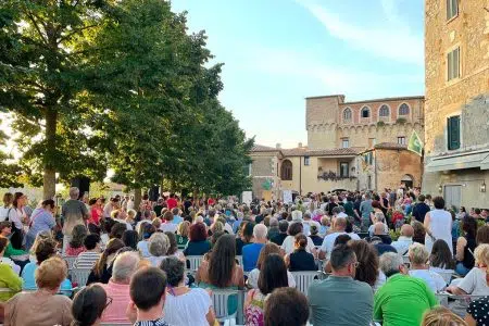 Serena Bortone e Maddalena Crepet a “La Terrazza” di San Casciano dei Bagni "La Terrazza" in piazza della Repubblica a San Casciano dei Bagni