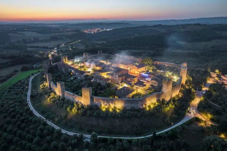 Monteriggioni di Torri si Corona, panorama sera