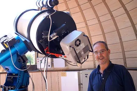 Università di Siena: scoperto un nuovo piccolo satellite del sistema solare Alessandro Marchini all'Osservatorio astronomico dell'Università di Siena