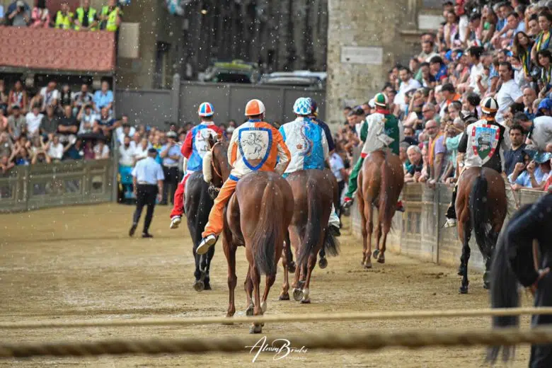 Palio di Siena del 2 luglio 2024, rinviato per pioggia