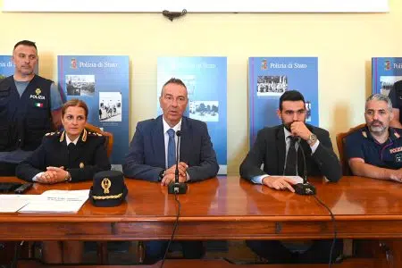 Siena: 4 indagati, 3 dei quali minori, per rapine, furti e lesioni Questura di Siena, conferenza stampa 31 luglio 2024