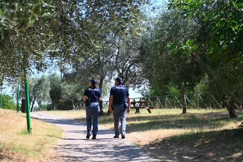 Polizia, Orti de' Tolomei Siena, agenti