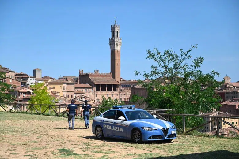 Polizia, Orti de' Tolomei Siena, auto e agenti