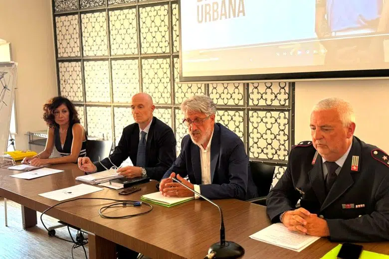 Siena, nuovi Regolamenti di Polizia Urbana e servizio taxi Conferenza stampa su Regolamenti Polizia Urbane e servizio taxi di Siena