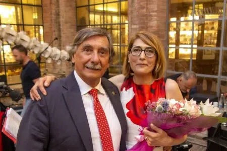 Si apre il nuovo Anno rotariano del Rotary Club Siena Il presidente del Rotary Siena, Stefano Maestrini, con Stefania Mazzieri