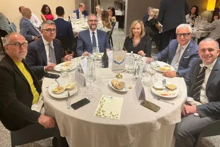 “Storia dell’arte in Val d’Elsa”, presentato progetto editoriale "Storia dell'arte in Valdelsa", i Sindaci valdelsani all'incontro del Rotary
