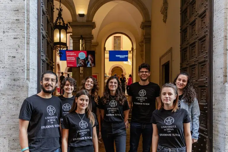 Eventi orientamento, primi passi verso le immatricolazioni all’Università di Siena Tutor dell'Università di Siena