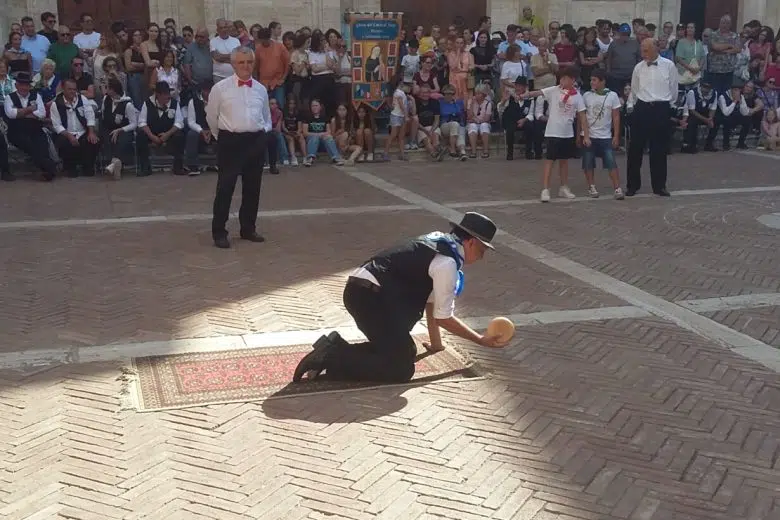 Pienza, Gioco del cacio al fuso