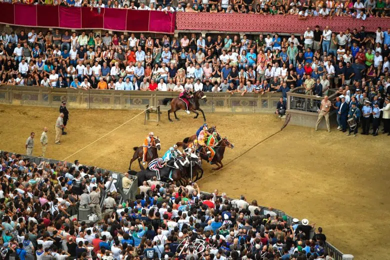Palio di Siena 16 agosto 2024, corsa