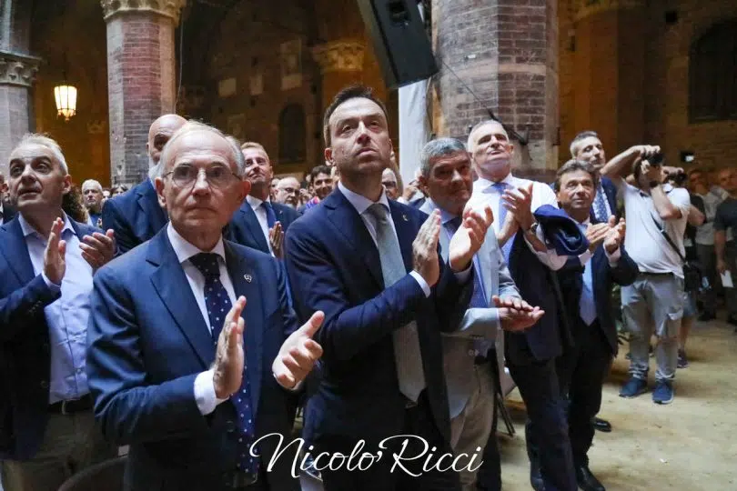 palio-16-agosto-2024-presentazione-drappellone01