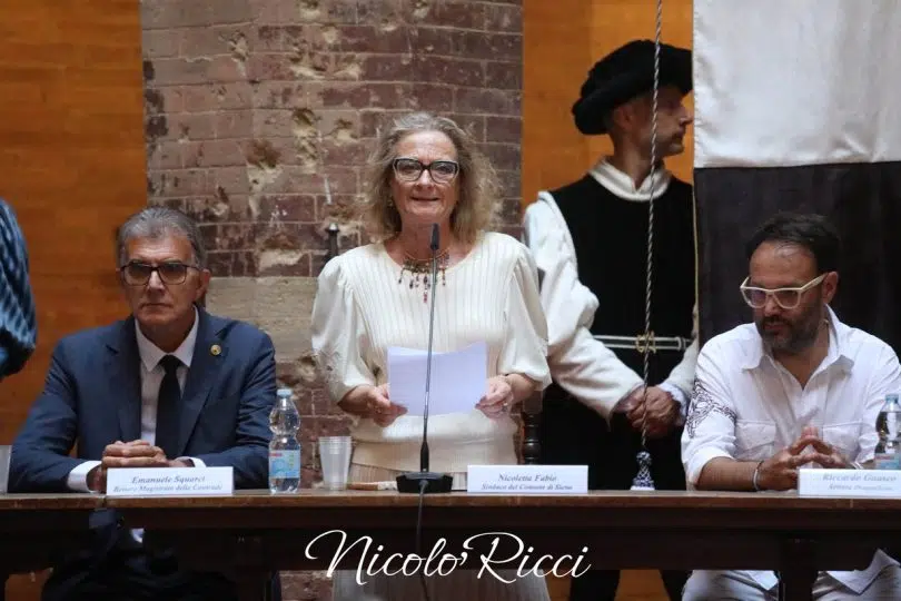palio-16-agosto-2024-presentazione-drappellone03