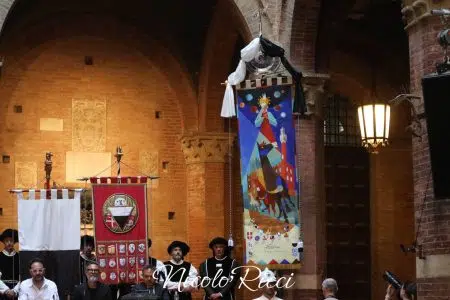 Drappellone Palio 2 luglio 2025, nominata Commissione concorso pittura Presentazione Drappellone Palio di Siena del 16 agosto 2024