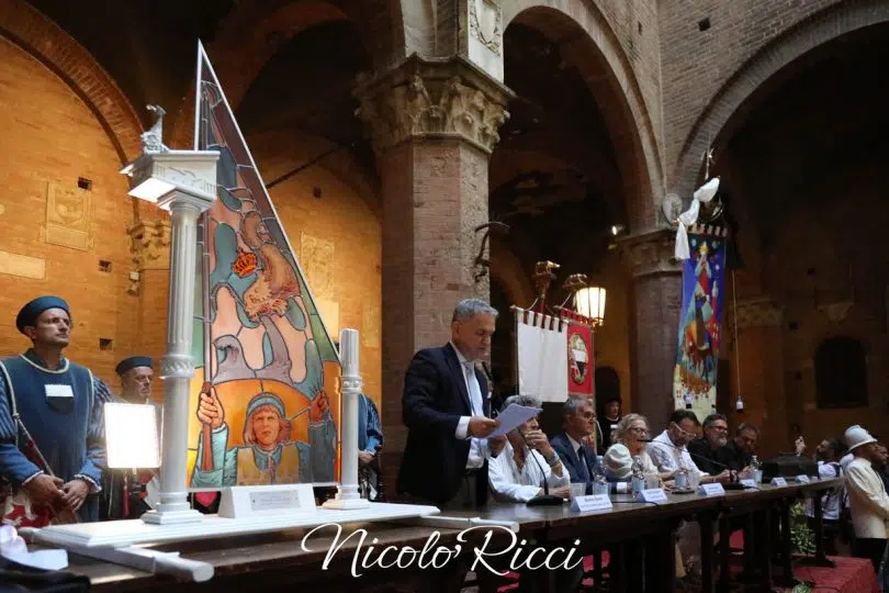 palio-16-agosto-2024-presentazione-drappellone13