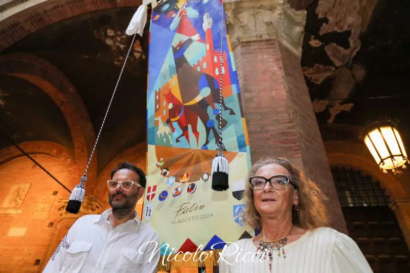 palio-16-agosto-2024-presentazione-drappellone14