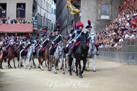 Carabinieri a cavallo al Palio di Siena, rinnovato l’accordo fino al 2027 Palio di Siena del 16 agosto 2024, Prova Generale