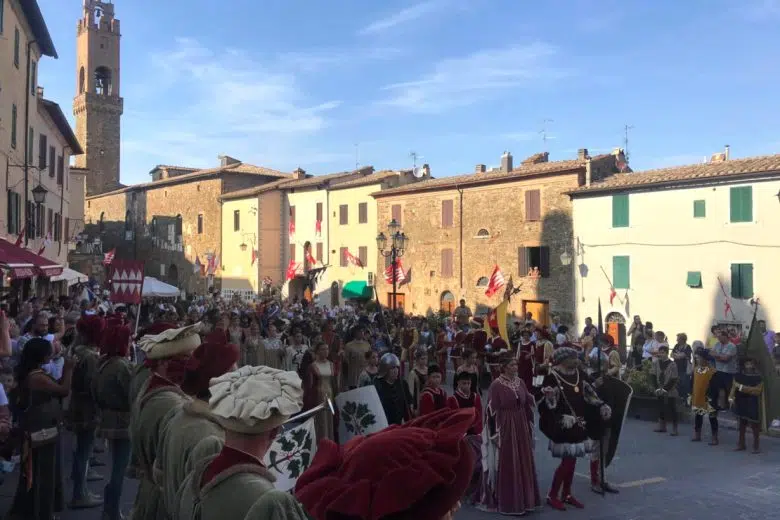 Torneo di Apertura delle Cacce di Montalcino, corteo storico