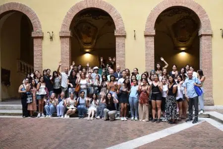 Università di Toronto e Università di Siena, si rinnova collaborazione Studenti dell'Università di Toronto alla summer school dell'Università di Siena