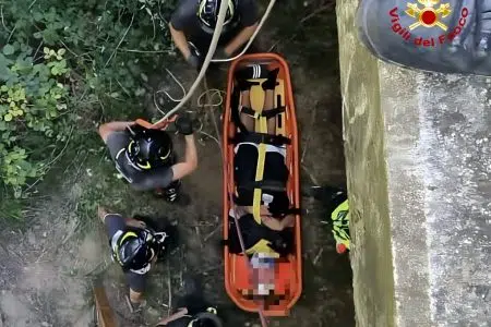 Incidente a minivan sulla Siena-Grosseto: 6 feriti Vigili del Fuoco, incidente minivan sulla Siena-Grosseto, recupero ferito