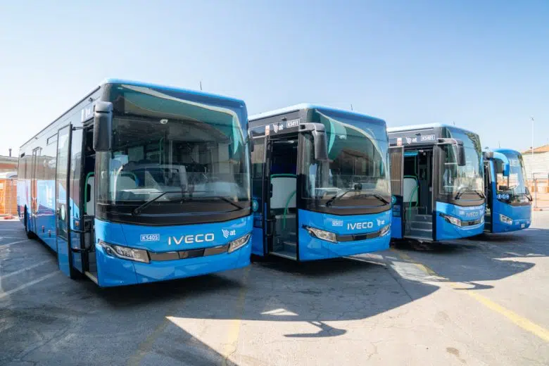 Autolinee Toscane, lunedì 24 febbraio sciopero di 24 ore Autolinee Toscane, bus extraurbani parcheggiati