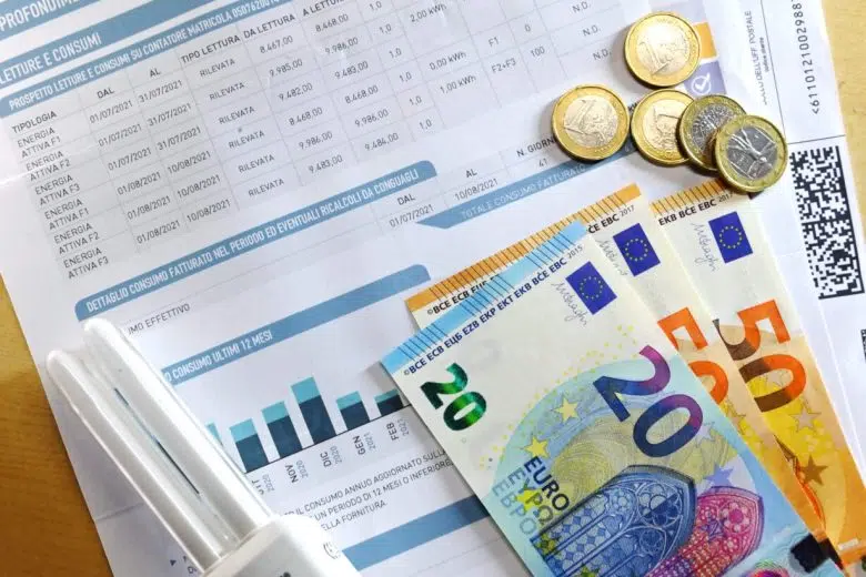 Luce e gas, da luglio 2025 cambia la bolletta: più trasparenza e struttura uguale per tutti Bolletta energia gas e luce, euro