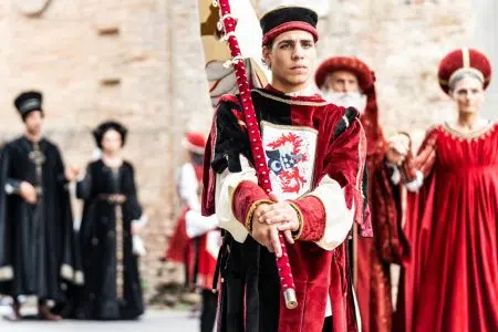 Bravìo delle Botti 2024, chiusura 50° anno contradaiolo Bravìo delle Botti di Montepulciano, Corteo storico