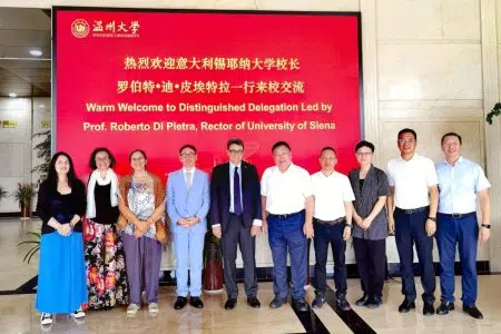Delegazione dell’Università di Siena in visita in Cina Delegazione dell'Università di Siena in Cina