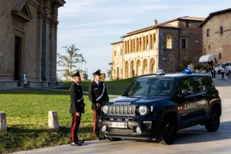 Montepulciano, tentato furto in abitazione: arrestato dai Carabinieri Pattuglia dei Carabinieri a Montepulciano