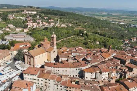Sinalunga, si barrica in casa con la figlia: otto ore di trattative con i Carabinieri Sinalunga, panorama