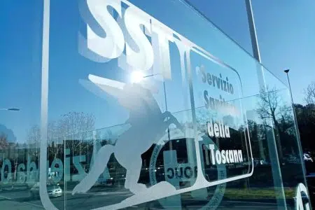 Cartella clinica elettronica unica, partita la sperimentazione in Toscana SST, Servizio Sanitario della Toscana, vetrata