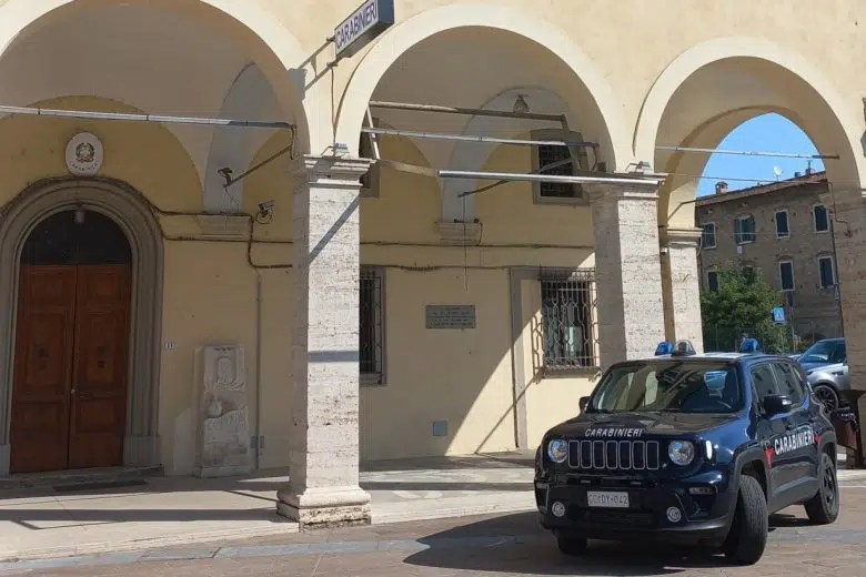 Tentato omicidio a Colle di Val d’Elsa, fermato il presunto colpevole Stazione dei Carabinieri di Colle di Val d'Elsa