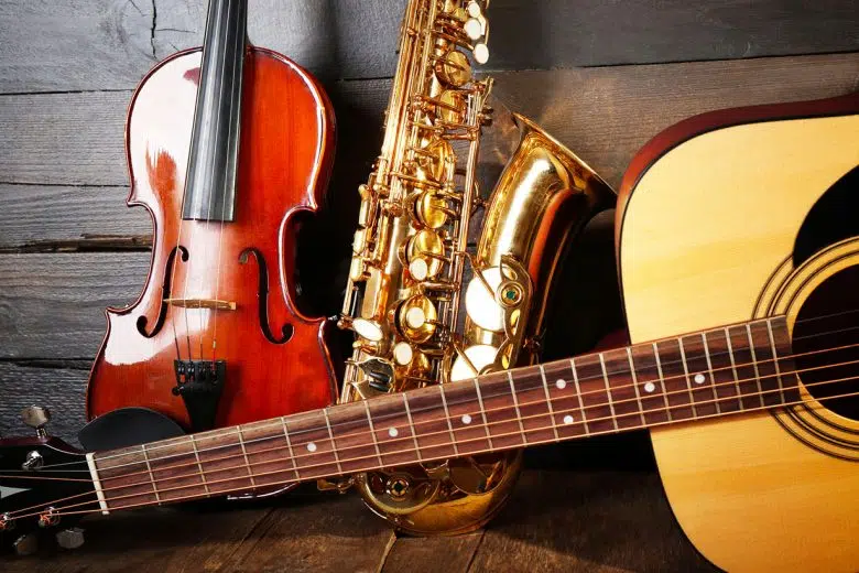 Franci, a Siena maratona di note per la Festa della Musica 2025 Strumenti musicali: violino, sassofono, chitarra