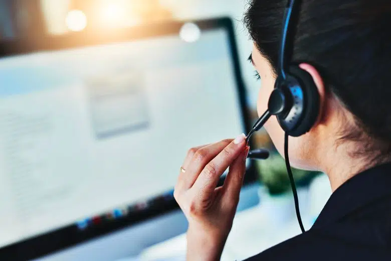 Decoro urbano, Comune di Siena e Sei Toscana potenziano il customer care Customer care, operatrice telefonica