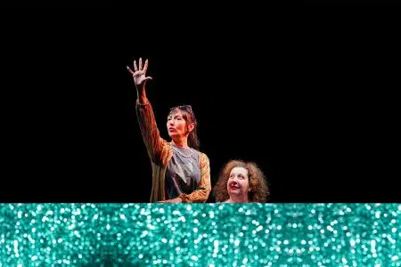 Due donne al luna park: al Politeama arriva Nikita Scena dello spettacolo "Nikita"