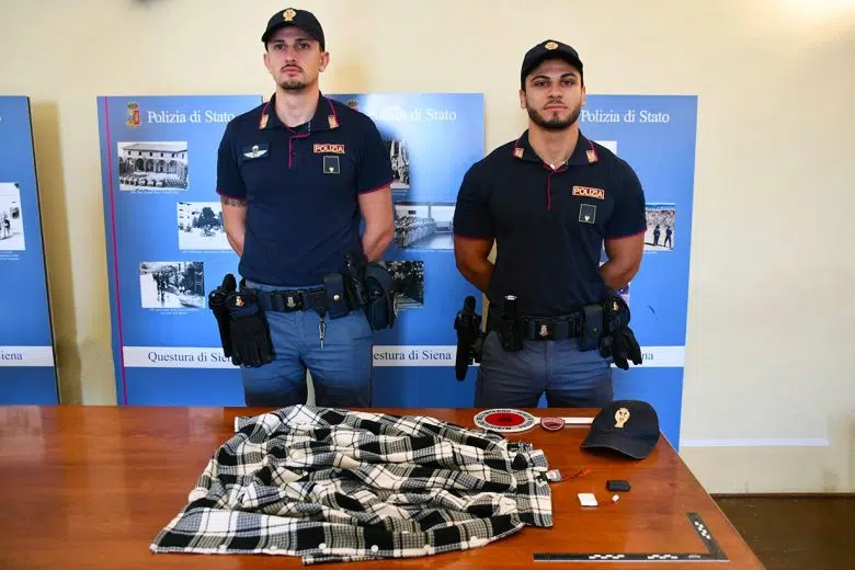 Polizia di Stato, eseme patenti, giacca con auricolare