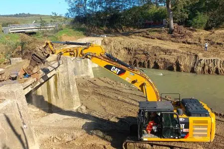 Demolizione ponte guado di Ulignano: iniziati i lavori Ponte guado di Ulignano, demolizione